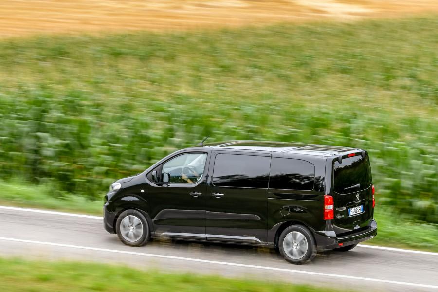  Peugeot Traveller 2016 года  (фото 22 из 39)